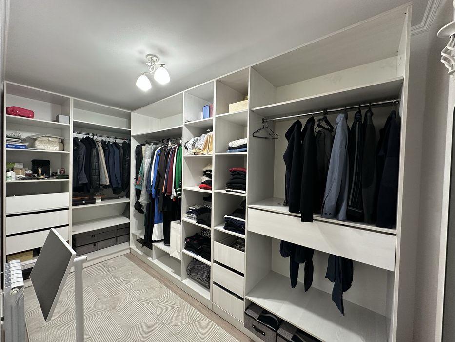 Продаю гардеробную систему в отличном состоянии.