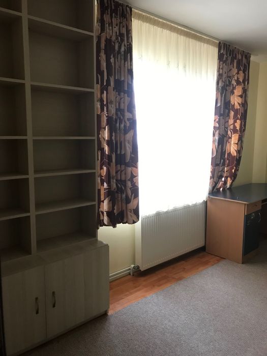 Închiriez apartament
