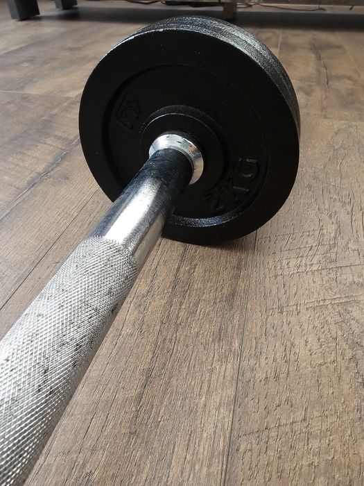 Продавам лост с тежести 31кг