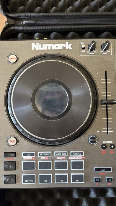 Vand consola Dj Numark NS4FX
