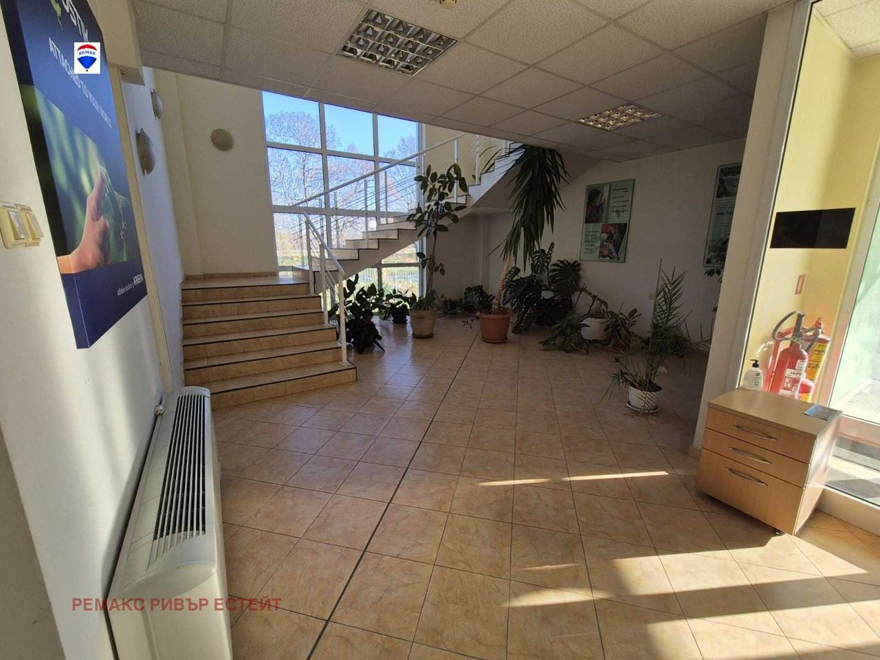 Дава се под наем Склад в Русе, Промишлена зона - Изток - 2406 кв.м за 5900 € - Снимка #4