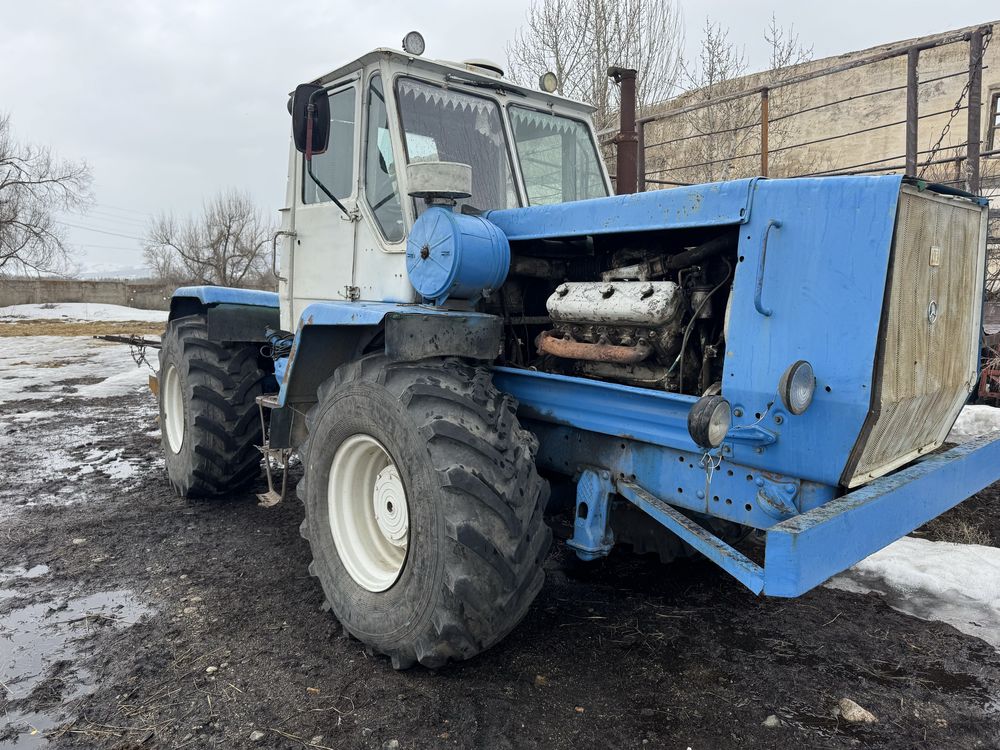 Трактор т150 с плугом