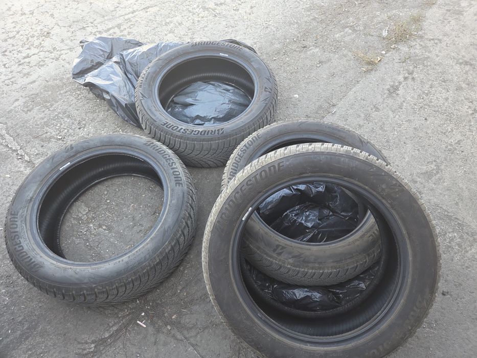 Anvelope iarna Bridgestone 215/55 R18
