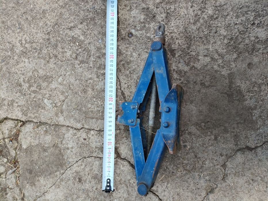 Крик за лека кола - тип жаба