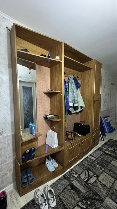 Продам прихожую.
