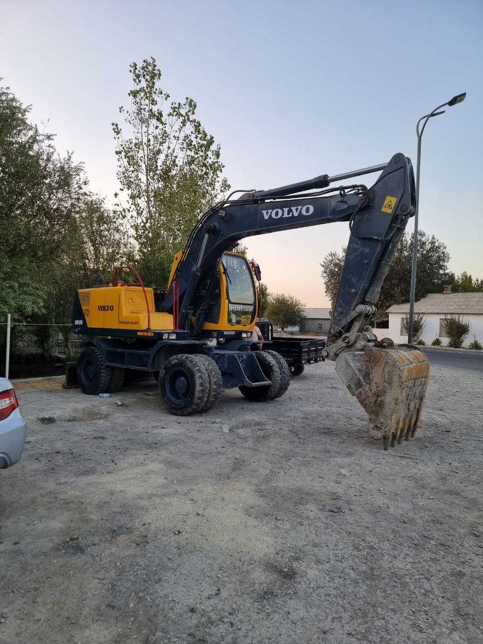 Volvo 130 ekskvator srochno sotiladi