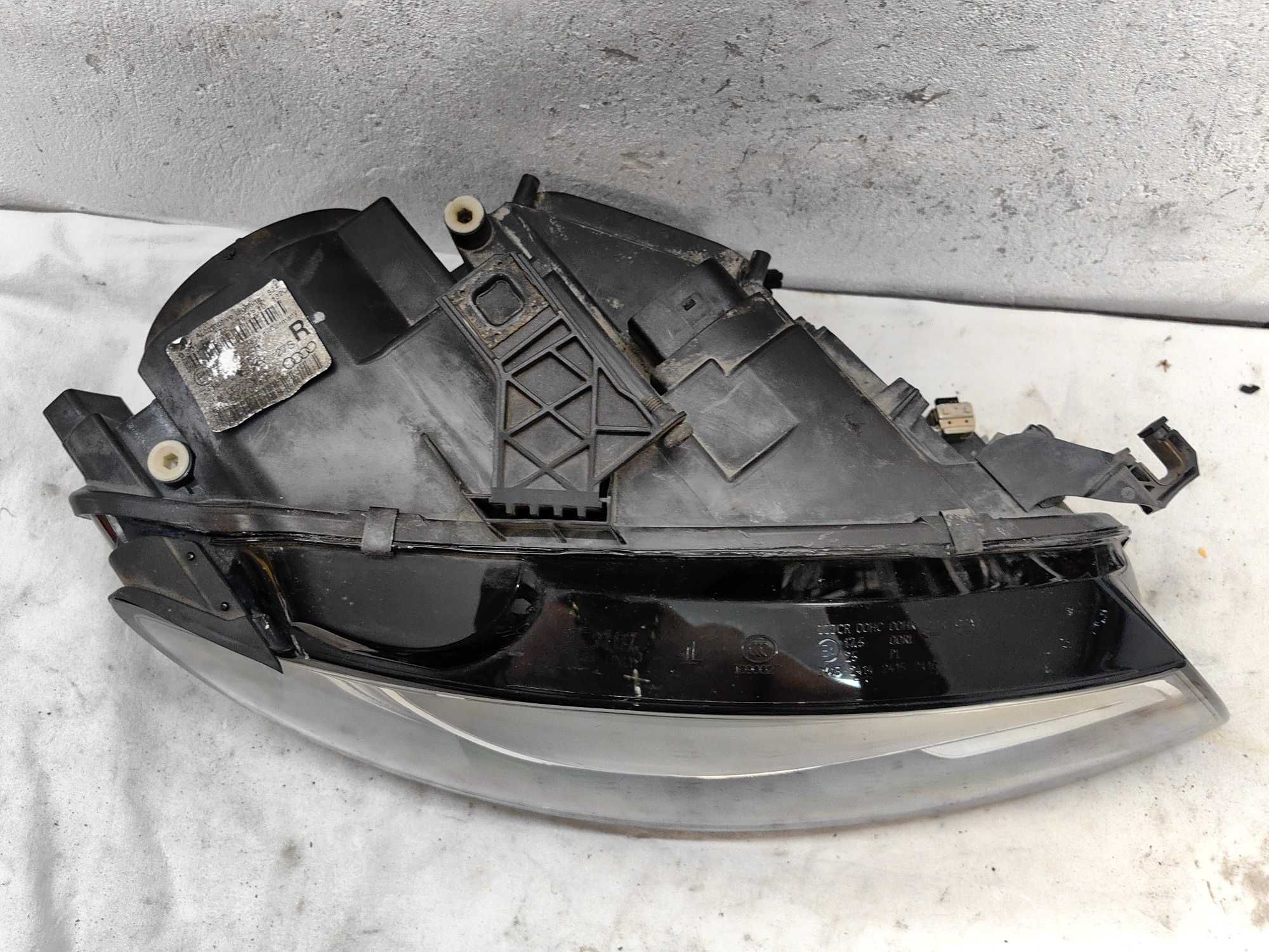 Оригинални  фарове Ляв Десен  Ауди а4 Б8  Audi A4 B8 Led Bixenon