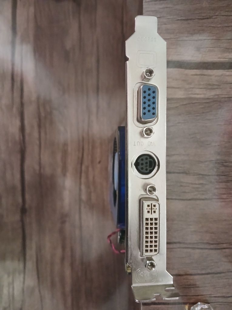 Саз DDR3 Видеокарта 1 гега и 512 мб Nvidia GT630 HDMI