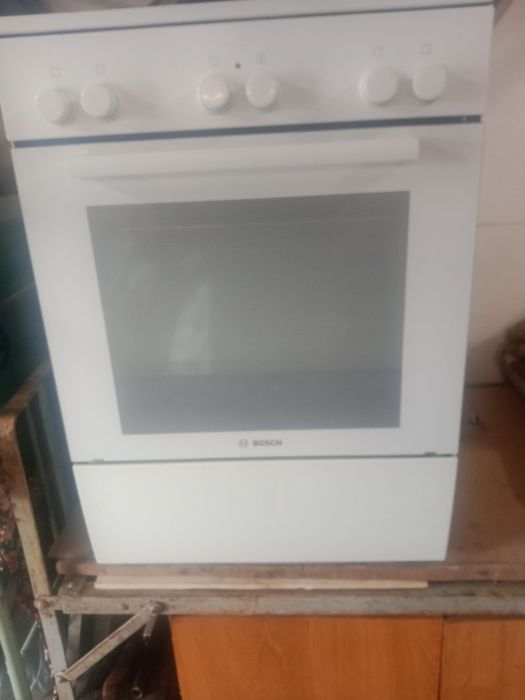 Газовая плита с электрическим духовкой BOSCH