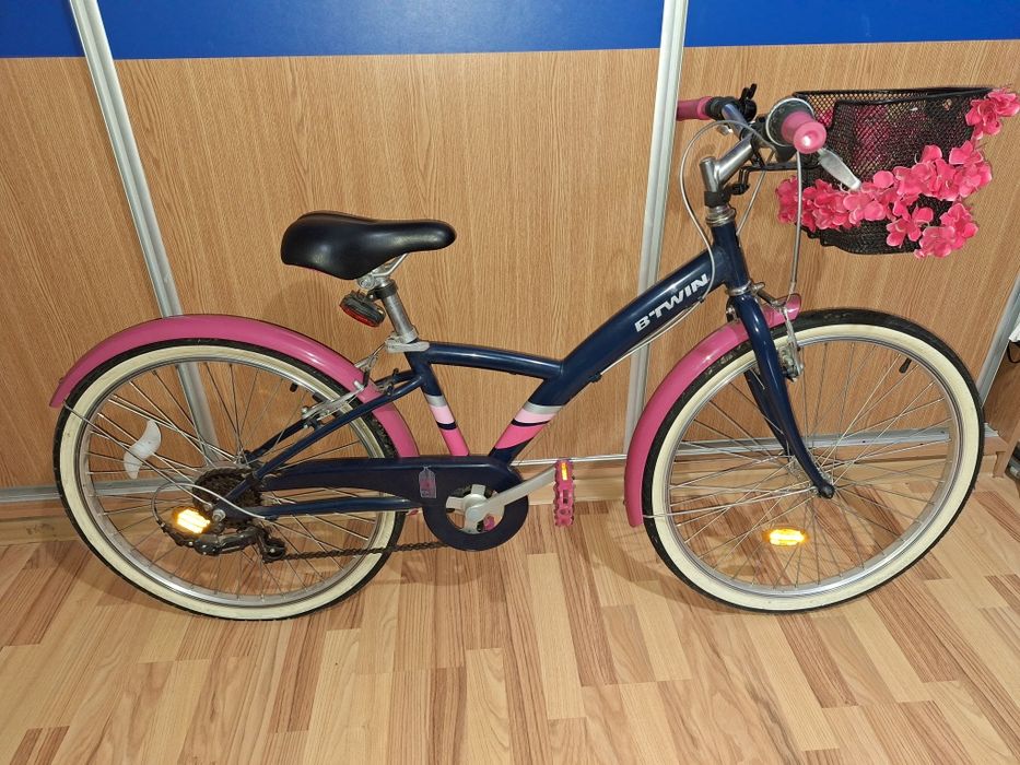 Bicicleta  B TWIN , roti 24" , stare perfecta. Preț 600 lei neg