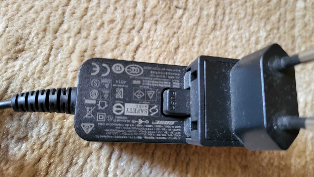 BOSE Incarcator 12V-1.35A fuctional