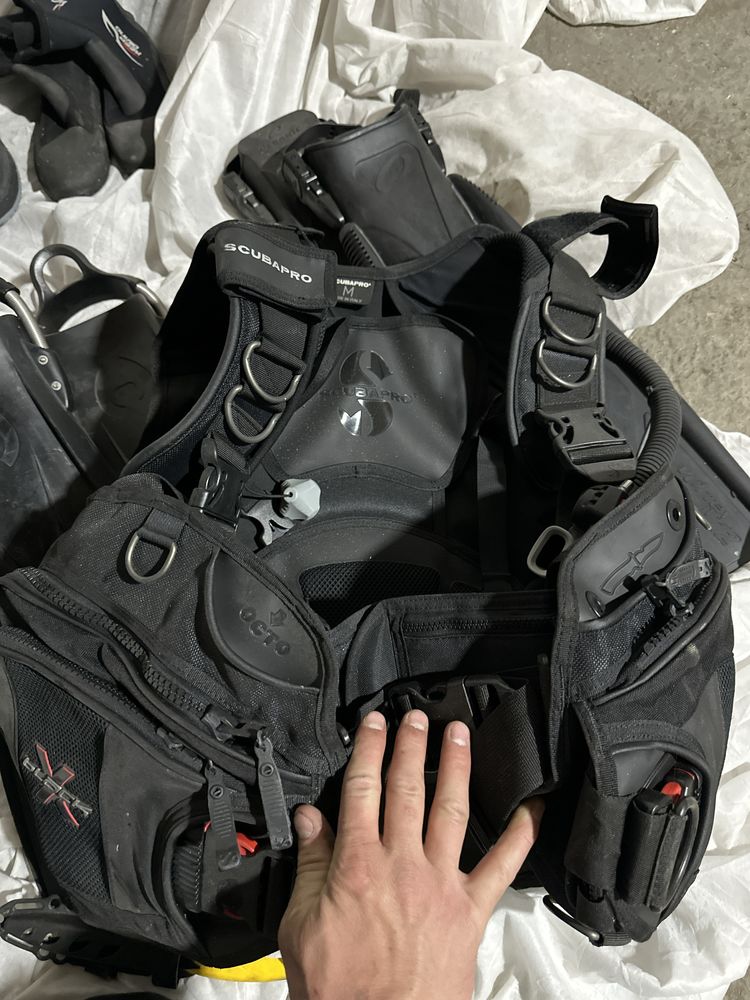 Vand 2 echipamente de scafandru / dive / scubapro
