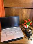 Hp compyuter holati ideal 2 yil tutilgan yengide zaryadkasi orginal