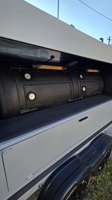 Grill, BBQ, street food, gratar, food truck, remorca