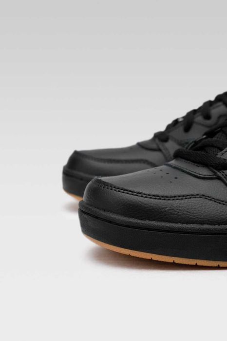 vand Reebok barbati nr 45