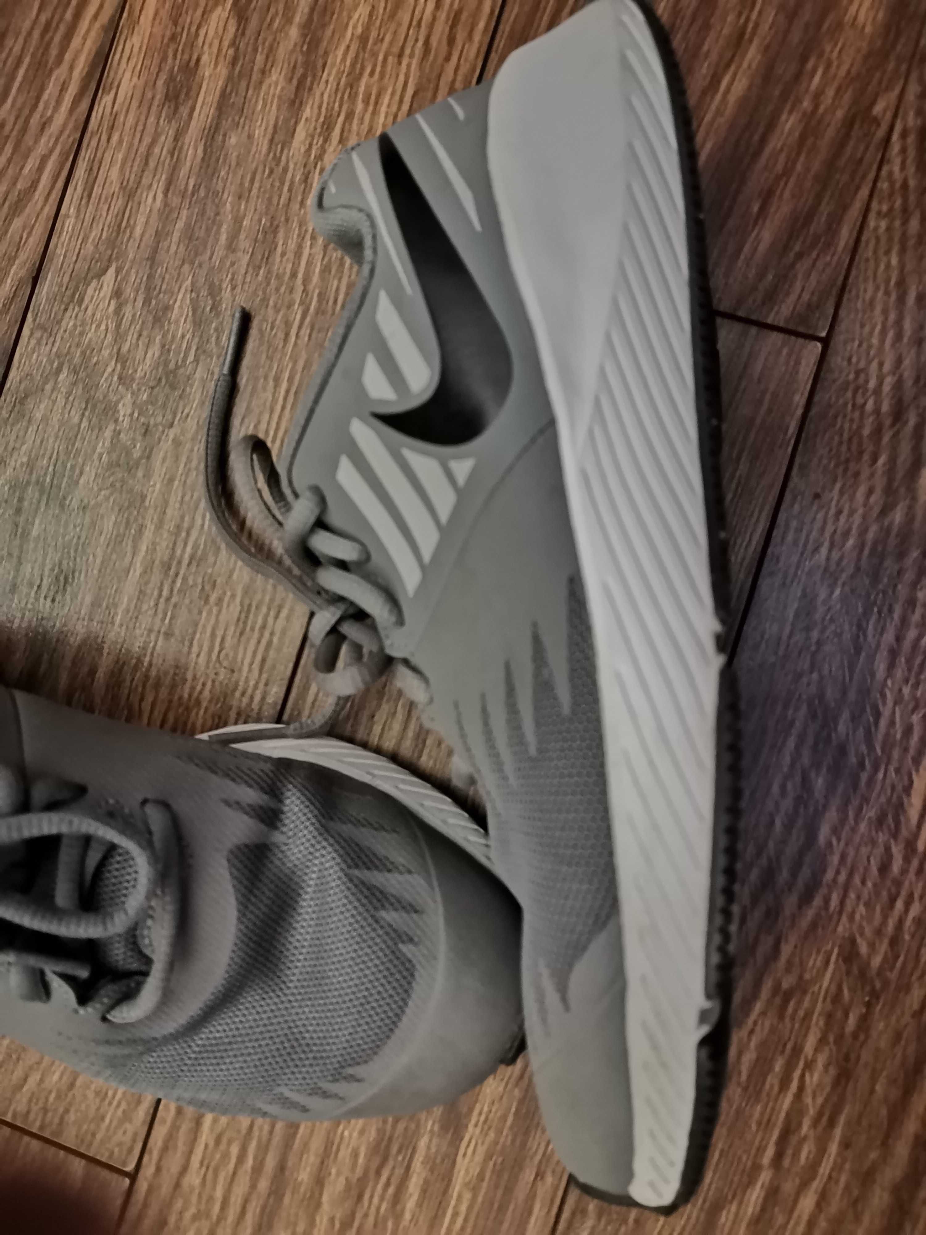 Маратонки  Nike /38.5 номер