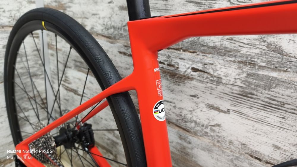 Карбонов шосеен велосипед BMC Teammachine SLR Disc 105 Di2 Mavic | 47