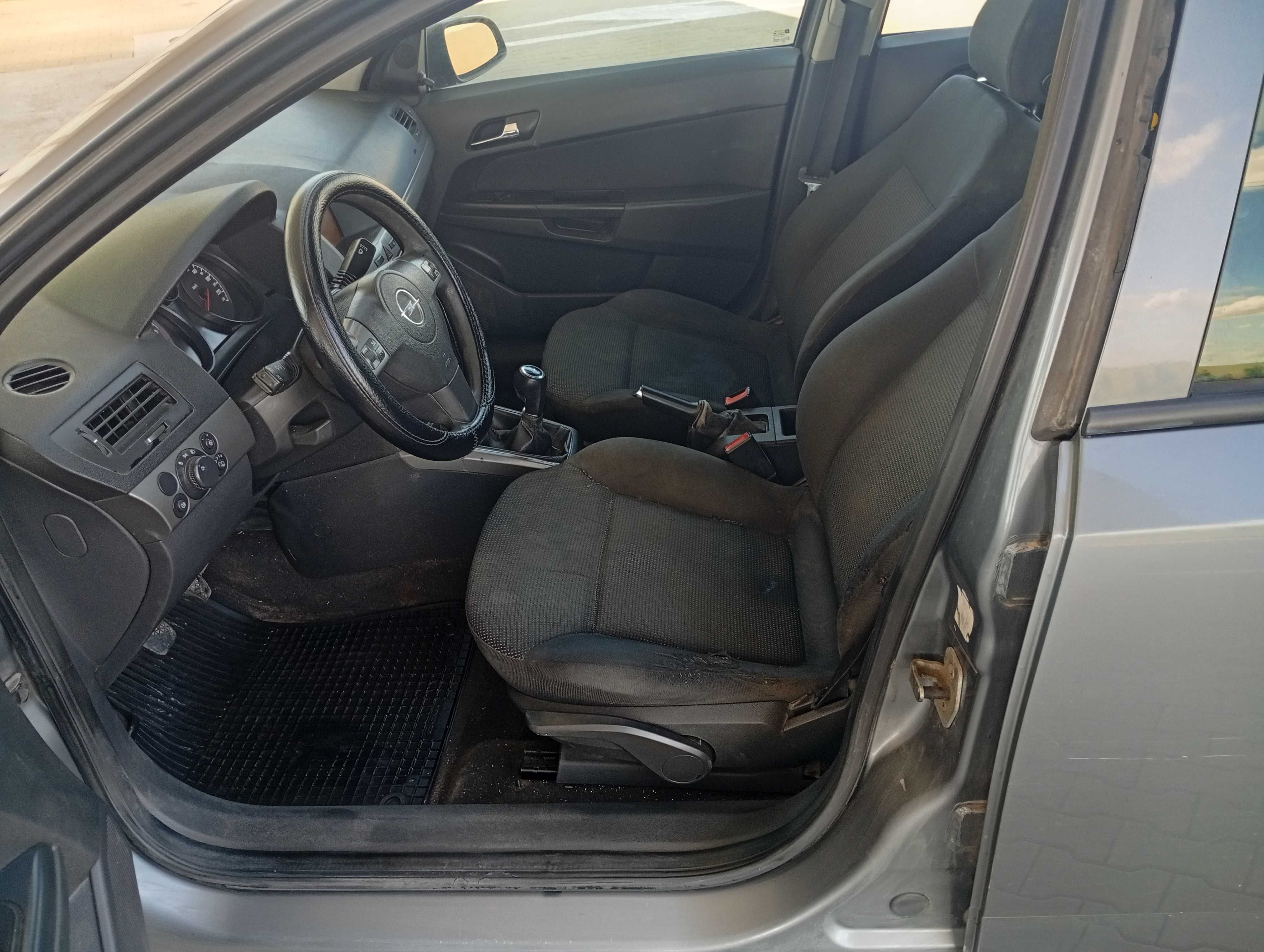 VÂND OPEL ASTRA H an fabricație 2006 motor 1.7 cdti