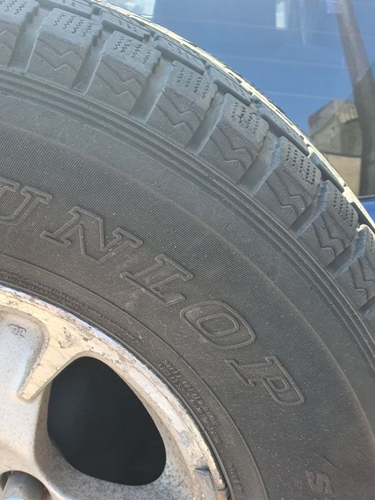 Продам зимние шины 275/70R16, DUNLOP 2 баллона, Michelin 2 баллона