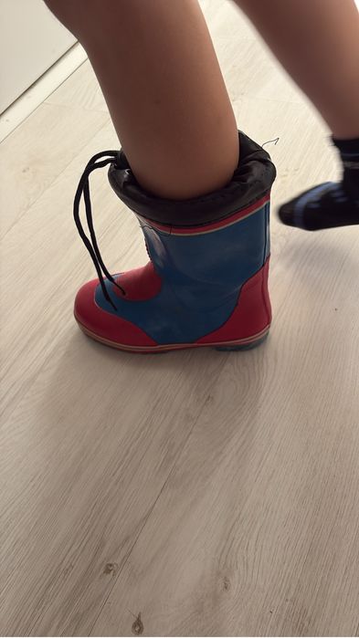 Продам детские резиновые сапоги
