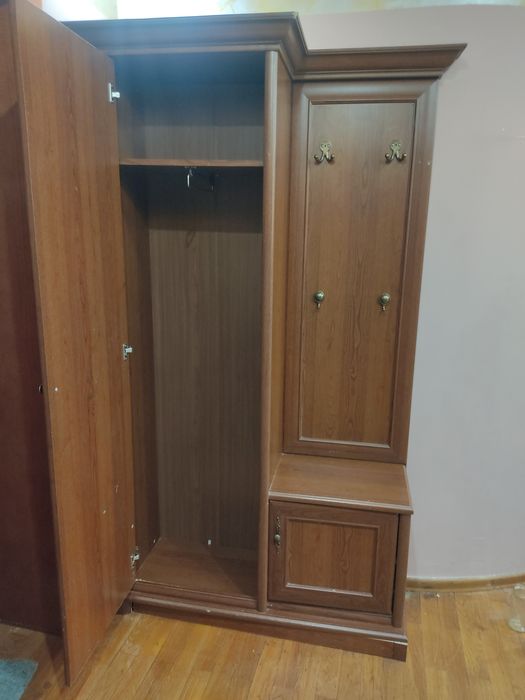 Шкаф б/у в прихожую