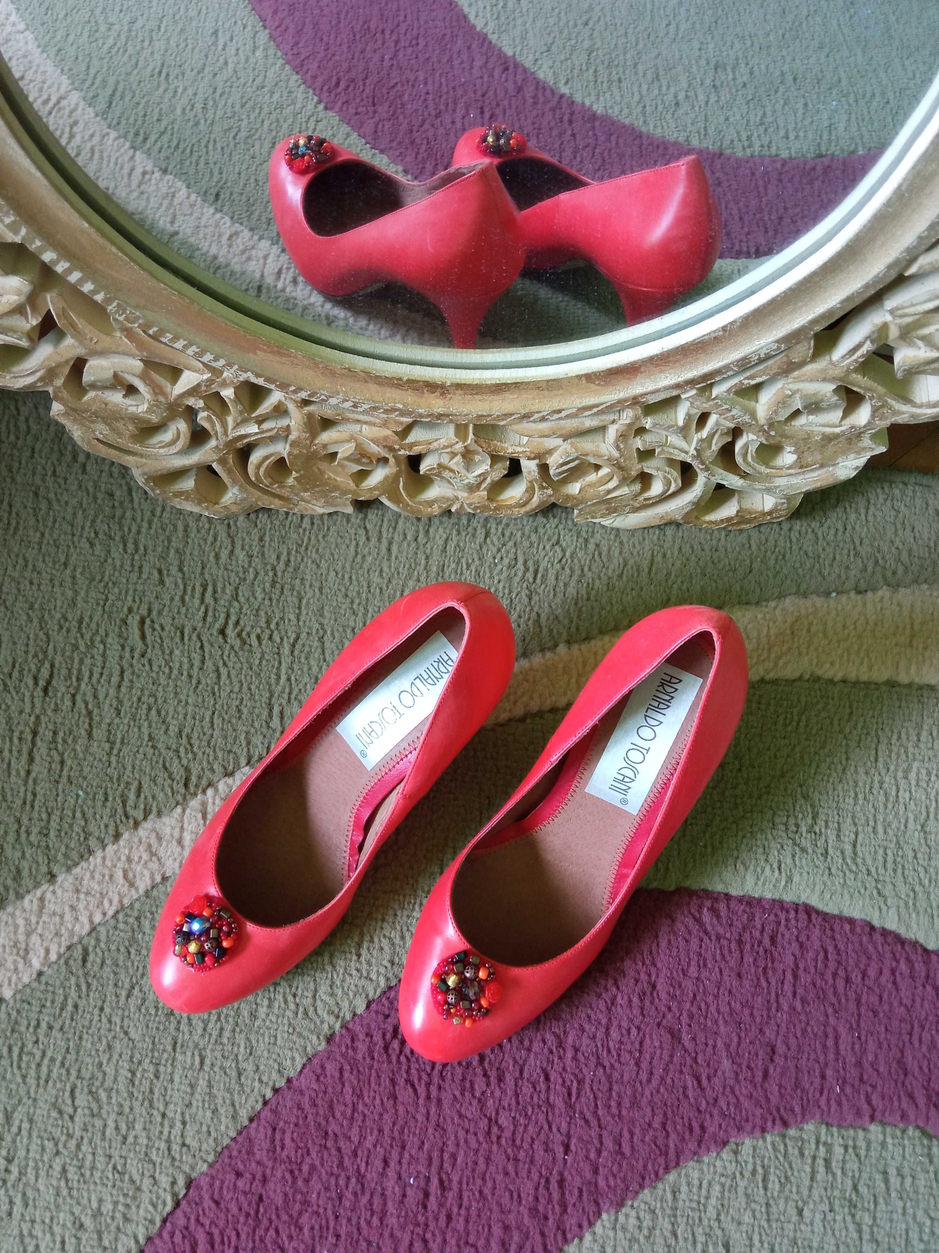 Pantofi rosii din piele naturala m.37