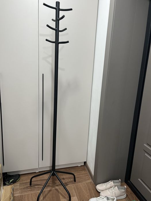 Металическая вешалка