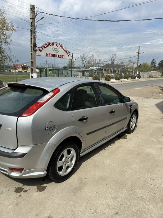 Vand sau schimb FORD FOCUS MK2