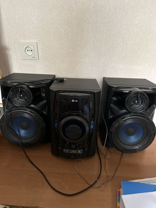 Музыкальный центр