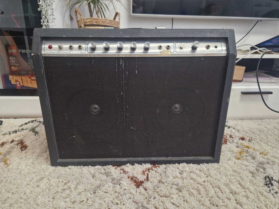 Vand Amplificator chitara japonez copie dupa Princetone cred.