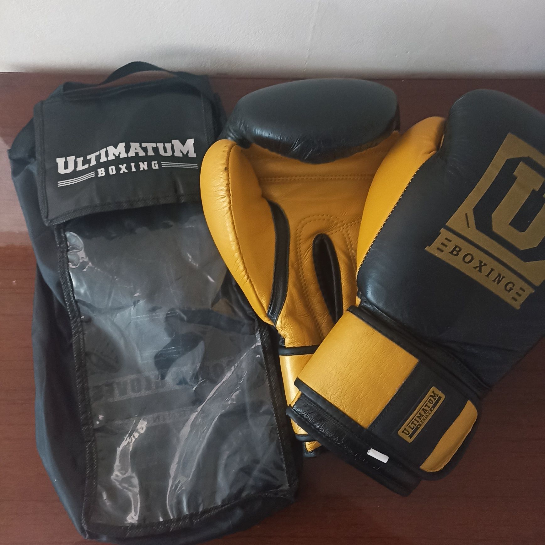 Боксёрские перчатки Ultimatum Boxing