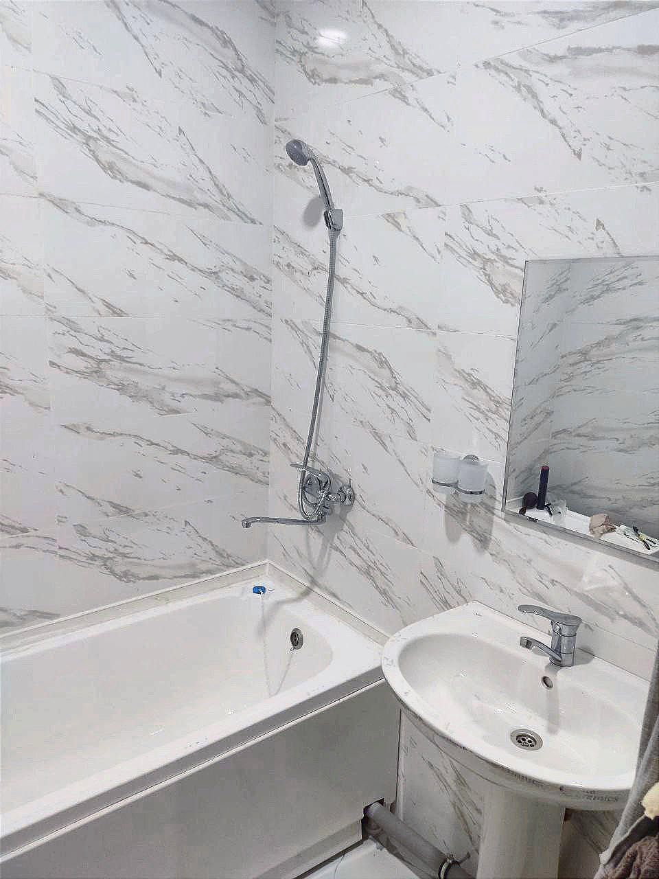 Sergeli mashina bozor oldida ijaraga kvartira