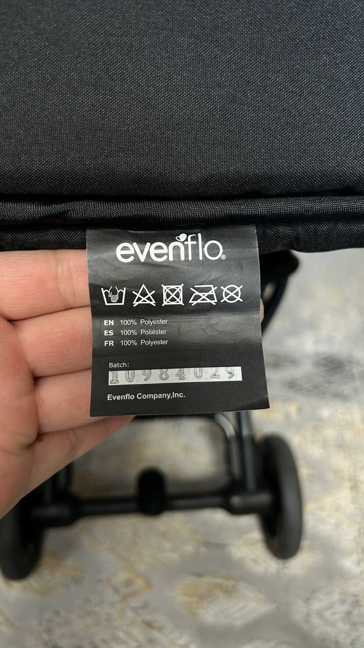 Продам коляску EvenFlo. При покупке в подарок детский стульчик (смотри