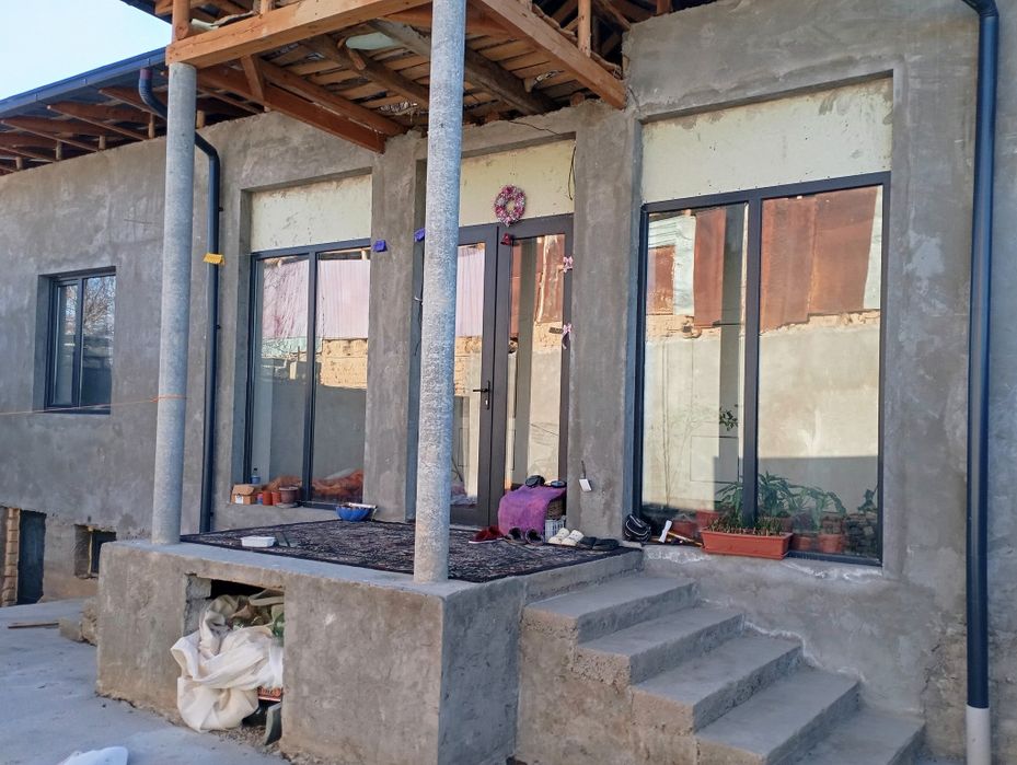 Уй сотилади. 2.4 сотих