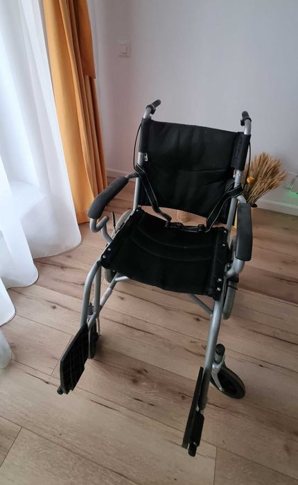 Vand carut cu roti, carje, cadru