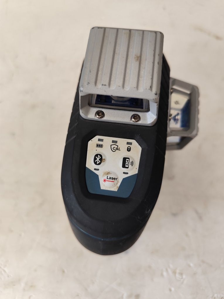3Д лазерен нивелир Бош 360° Bosch GLL 3-80 C + 3Ah