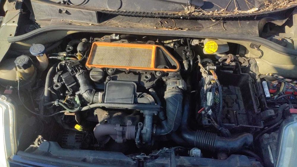 Dezmembrez Citroen C2  1.4 HDi an 2005 cod motor 8HZ
