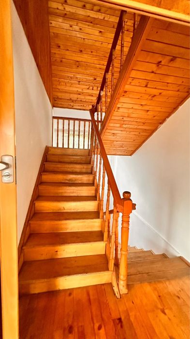 Vila parter+2 etaje, 270 mp, 11 camere plus TEREN