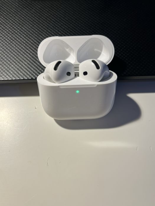 APPLE AirPods 4
