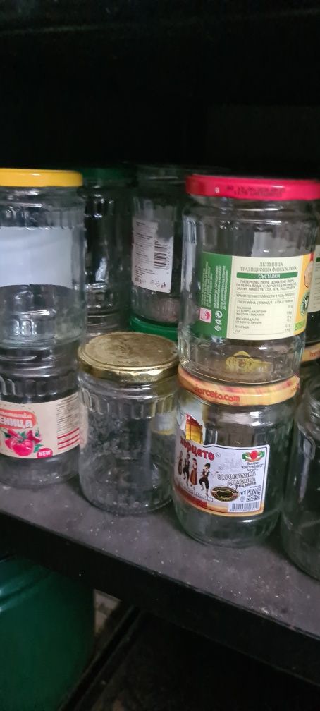 Стъклени бурканчета от детски пюрета и Омния