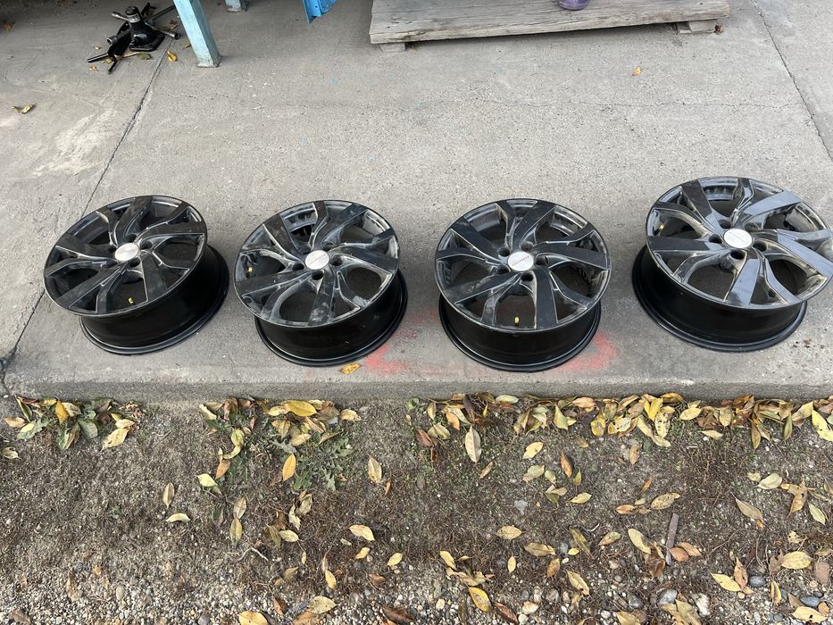 Продам R15 диски новые