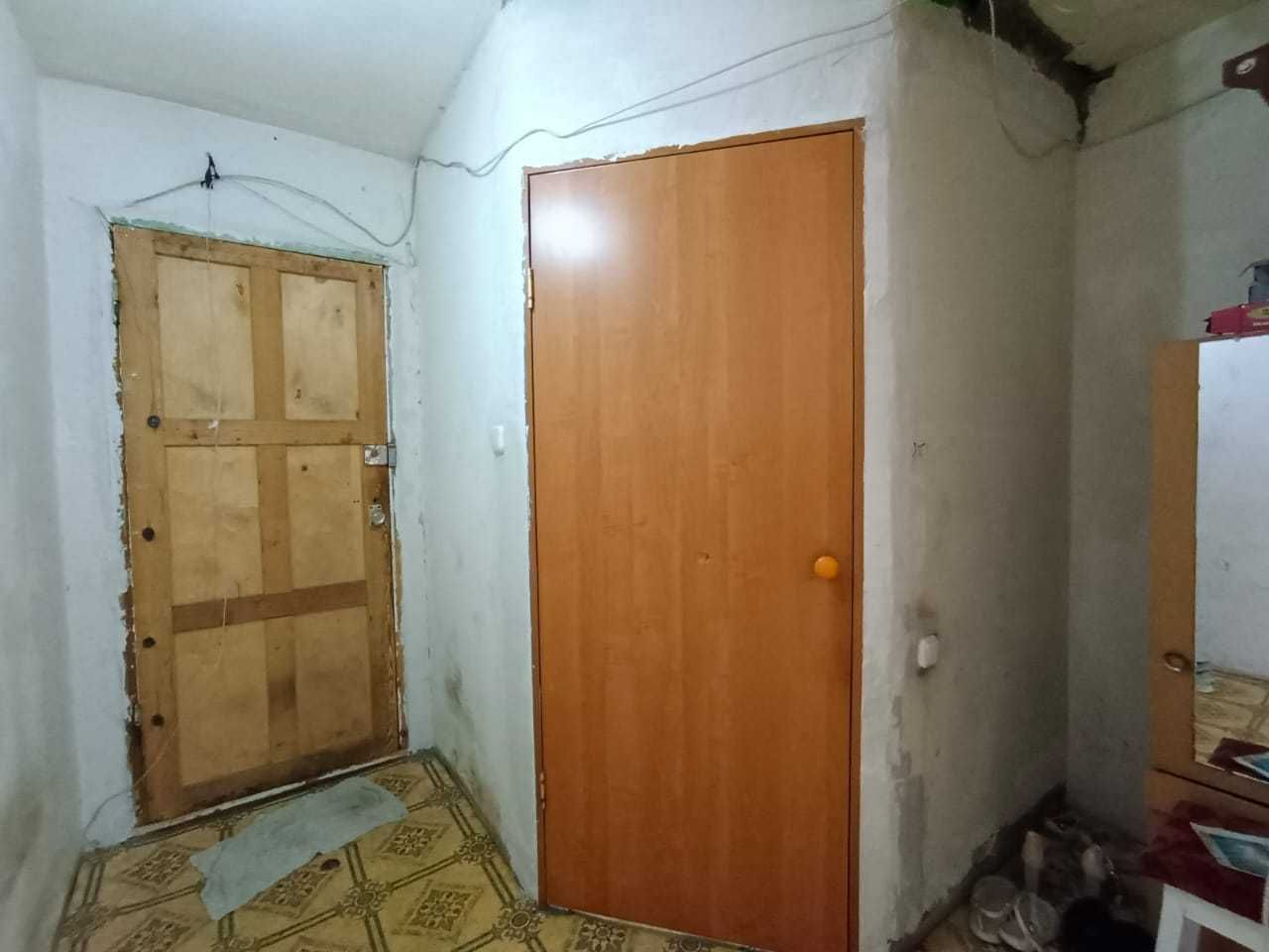 Продаю 2 комнатную квартиру в 21 микрорайоне.