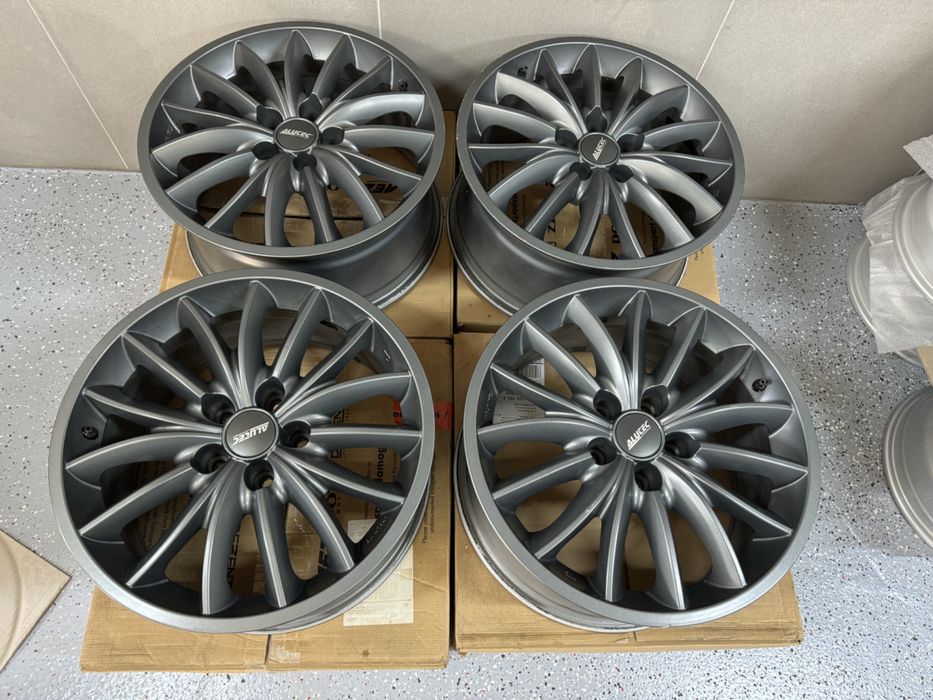 Vand jante audi 17 cu cauciucuri de iarna