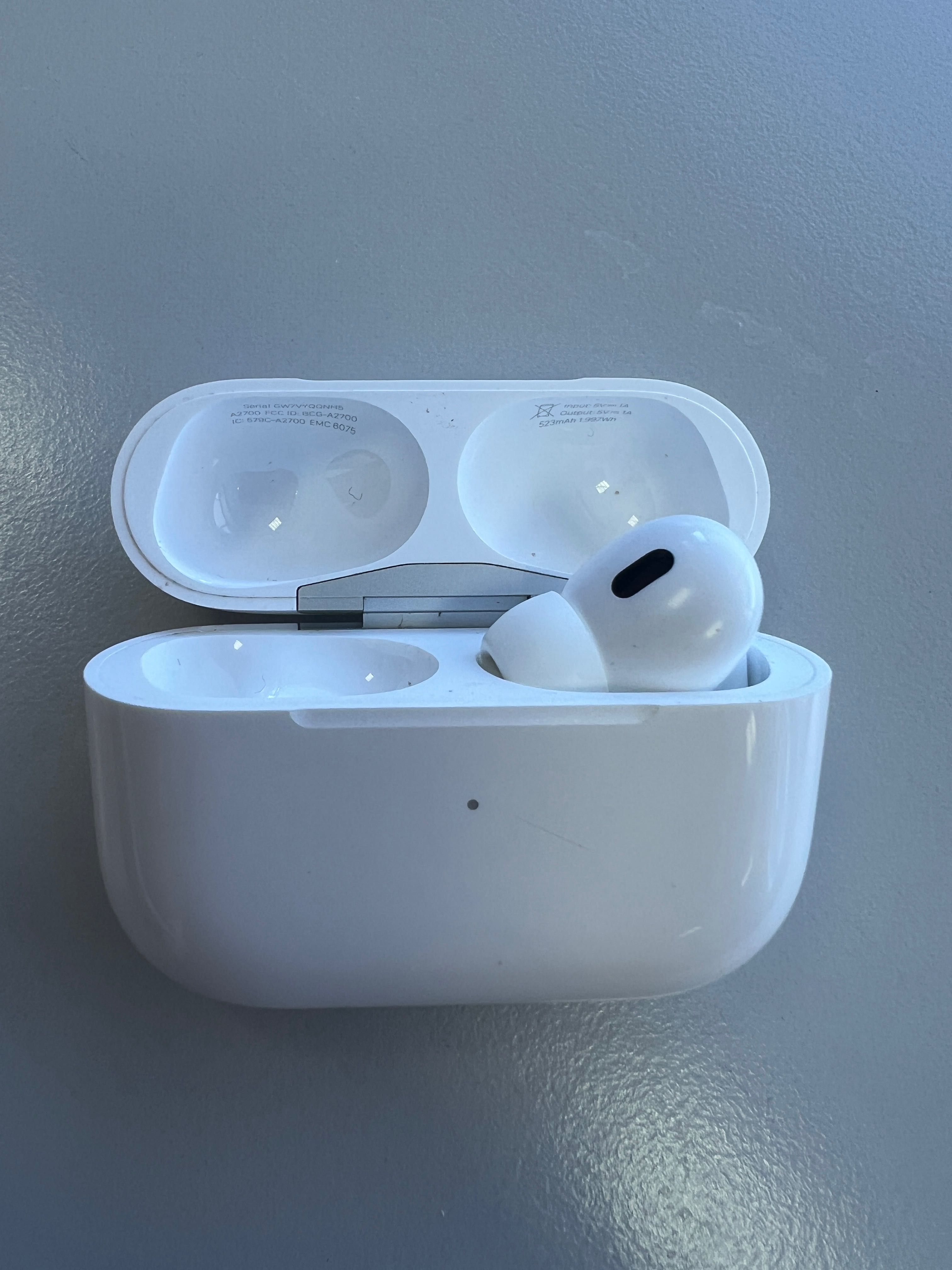 Продается наушники Air Pods Оригинал