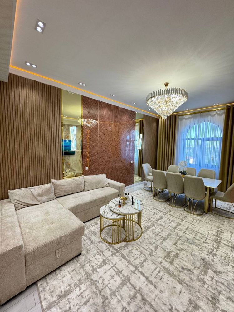 Продаётся  СРОЧНО 5-и ком. кв. Новостройка, 250м2. Алмазарский р-н.