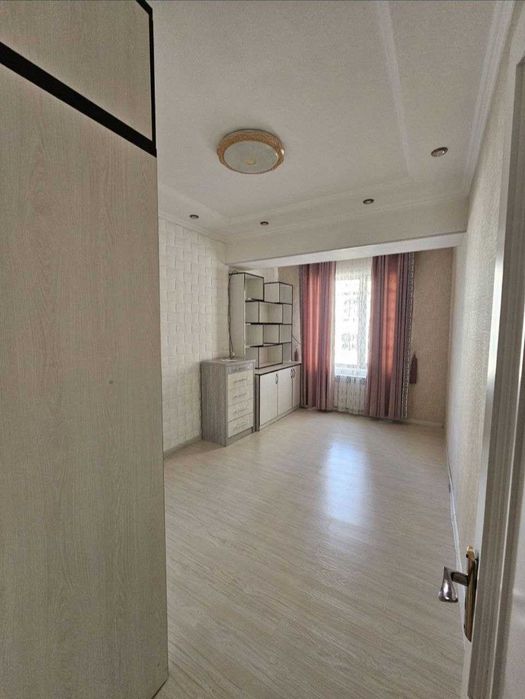 3х комнатная 3 этаже 95кв/м, в Самарканде