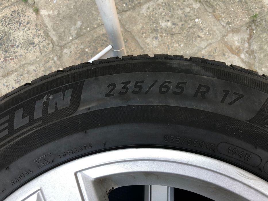 Зимни гуми Мишлен  Пилот и джанти 235/65R176