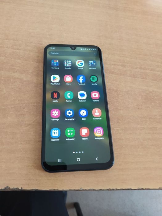 Samsung a 15 sotiladi.