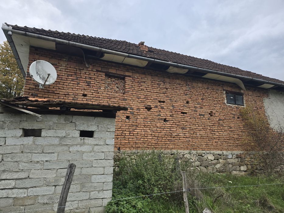 Vand imobil in suprafata de 180 m2