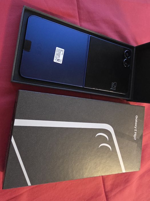 -Samsung Z Flip 6, Nou, Nefolosit, 256Gb, 12Ram, 0 cicluri incarcare,